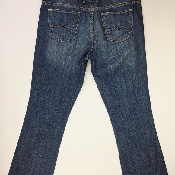 Lucky Brand 30X33 Womens Size 10/30 Regular Sweet'N Low Bootcut Blue Denim Jeans - Picture 1 of 13
